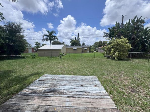 601 NW 65th Ave, Margate FL 33063