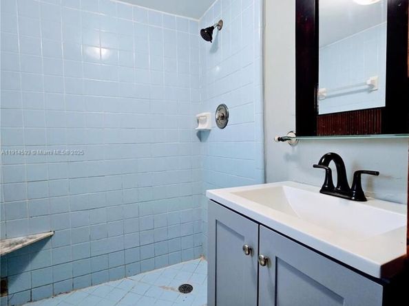 6208 SW 26th St, Miramar FL 33023