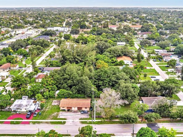 6208 SW 26th St, Miramar FL 33023