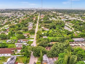 6208 SW 26th St, Miramar FL 33023