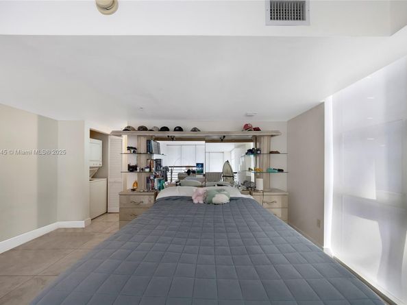 41 SE 5th St 502, Miami FL 33131