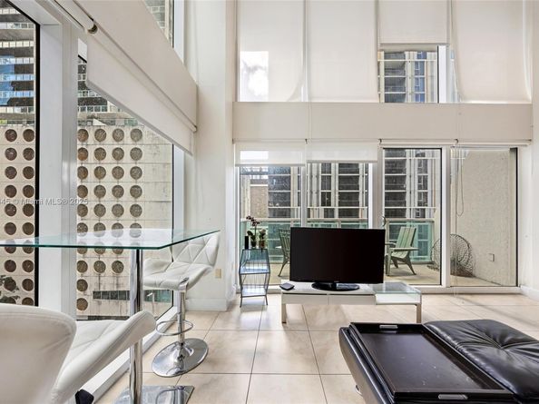 41 SE 5th St 502, Miami FL 33131