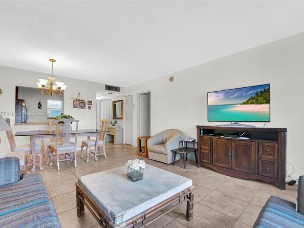 410 SE 2nd St 220, Hallandale Beach FL 33009