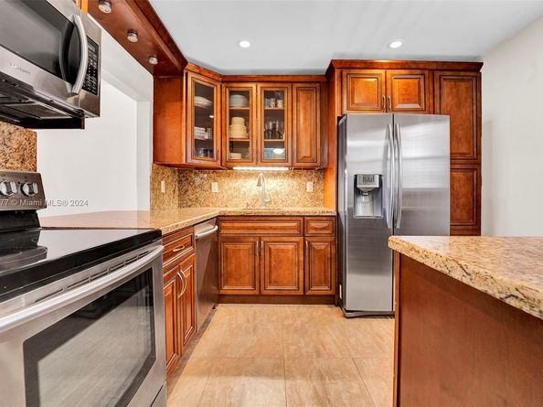 410 SE 2nd St 220, Hallandale Beach FL 33009