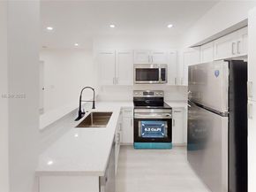 20230 NE 3rd Ct 6, Miami FL 33179