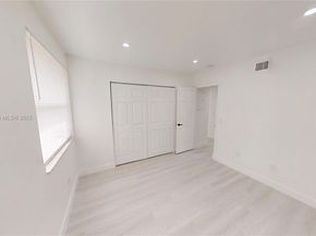 20230 NE 3rd Ct 6, Miami FL 33179