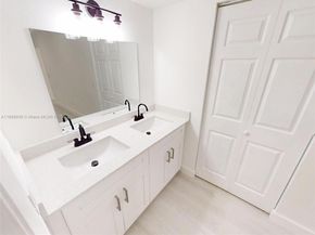 20230 NE 3rd Ct 6, Miami FL 33179