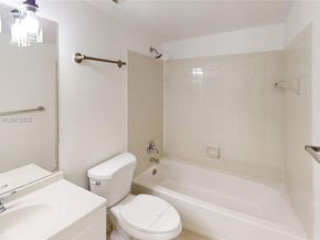 20230 NE 3rd Ct 6, Miami FL 33179