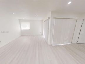 20230 NE 3rd Ct 6, Miami FL 33179