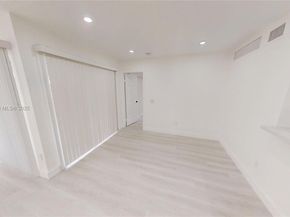 20230 NE 3rd Ct 6, Miami FL 33179