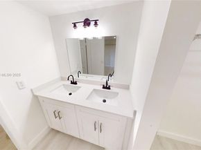 20230 NE 3rd Ct 6, Miami FL 33179