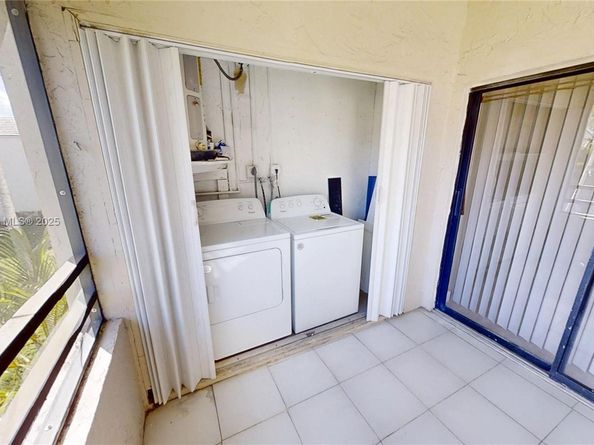 20230 NE 3rd Ct 6, Miami FL 33179