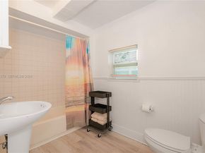 1611 Fletcher St, Hollywood FL 33020