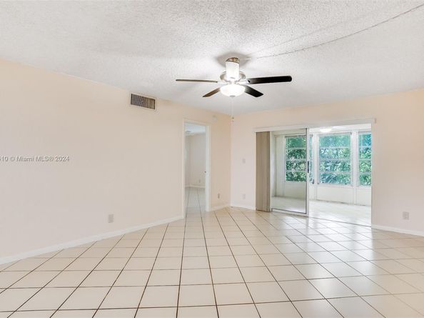 608 SW Natura Blvd 311, Deerfield Beach FL 33441