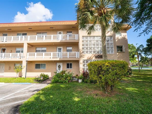 608 SW Natura Blvd 311, Deerfield Beach FL 33441