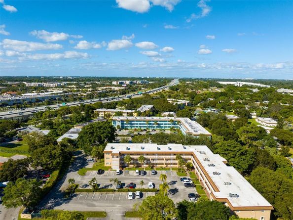 608 SW Natura Blvd 311, Deerfield Beach FL 33441
