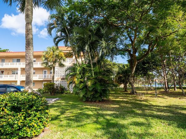 608 SW Natura Blvd 311, Deerfield Beach FL 33441