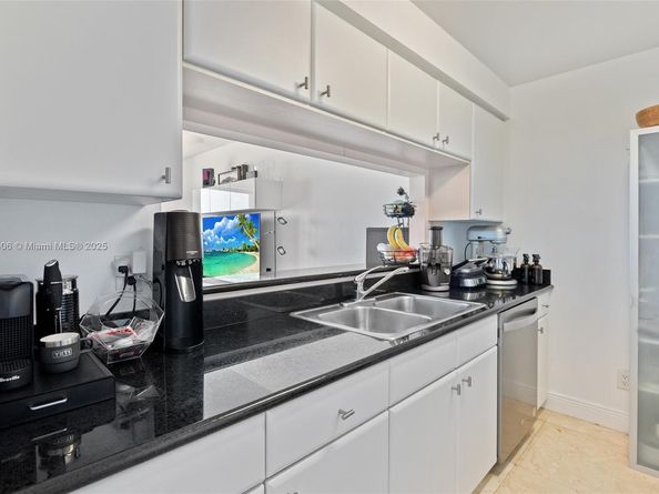 2475 Brickell Ave 1805, Miami FL 33129