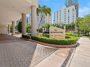 2475 Brickell Ave