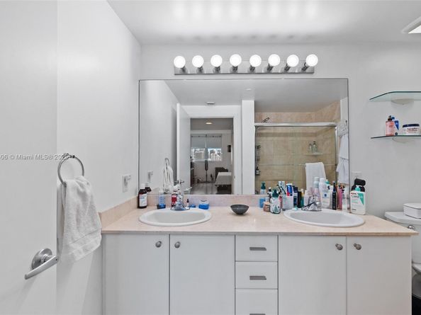2475 Brickell Ave 1805, Miami FL 33129