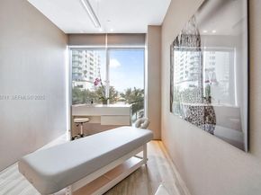 460 NE 28th St 3904, Miami FL 33137