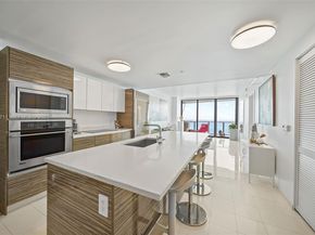 460 NE 28th St 3904, Miami FL 33137