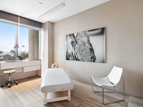 460 NE 28th St 3904, Miami FL 33137