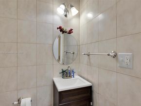 462 E 39th St, Hialeah FL 33013