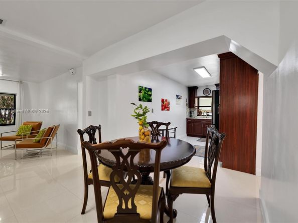 462 E 39th St, Hialeah FL 33013
