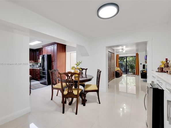 462 E 39th St, Hialeah FL 33013