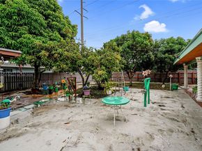 1385 NE 130th St, North Miami FL 33161