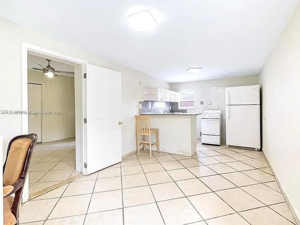 1385 NE 130th St, North Miami FL 33161