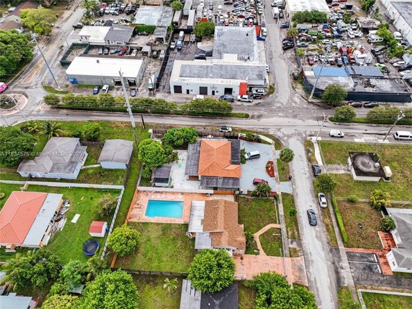 1385 NE 130th St, North Miami FL 33161