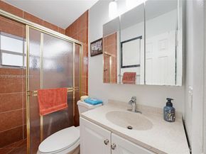 1385 NE 130th St, North Miami FL 33161