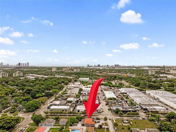 1385 NE 130th St, North Miami FL 33161