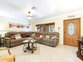 1385 NE 130th St, North Miami FL 33161