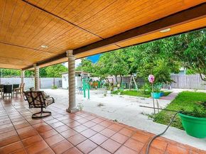 1385 NE 130th St, North Miami FL 33161