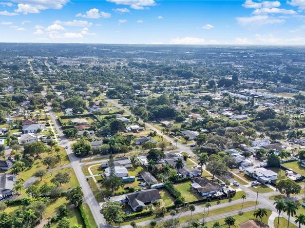 131 NE 18th St, Homestead FL 33030
