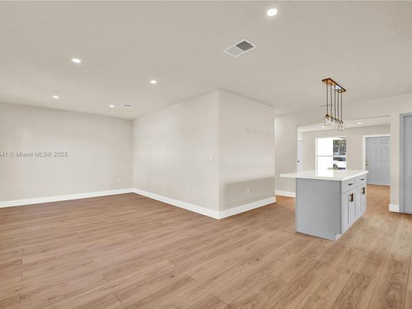 131 NE 18th St, Homestead FL 33030