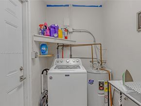 7710 NW 11th Ct, Pembroke Pines FL 33024