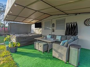 7710 NW 11th Ct, Pembroke Pines FL 33024