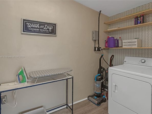 7710 NW 11th Ct, Pembroke Pines FL 33024