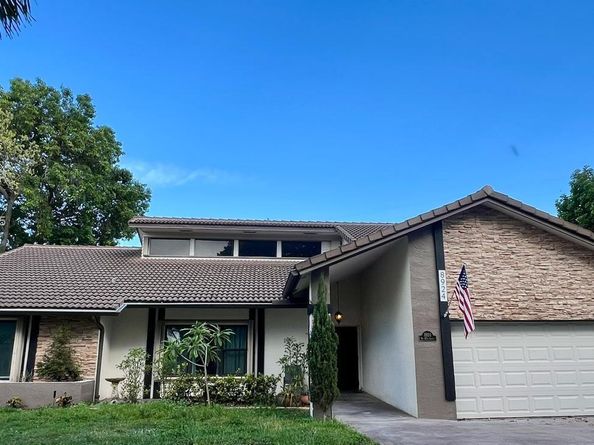 8924 47th Ct, Coral Springs FL 33067