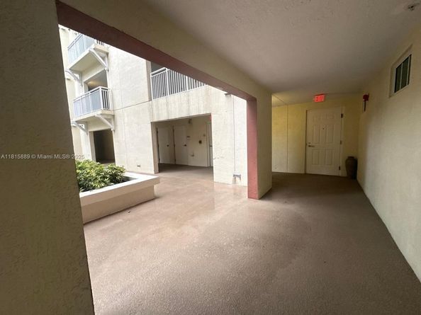 7265 SW 89th St A211, Miami FL 33156