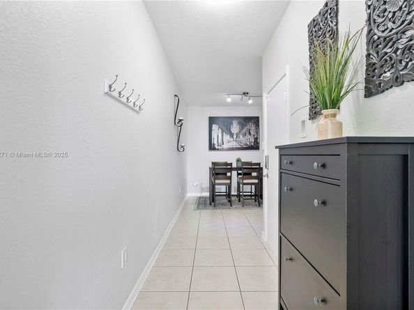 2979 NW 30th Pl, Oakland Park FL 33311