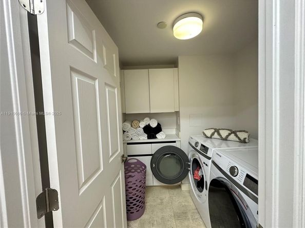 3900 Island Blvd B303, Aventura FL 33160