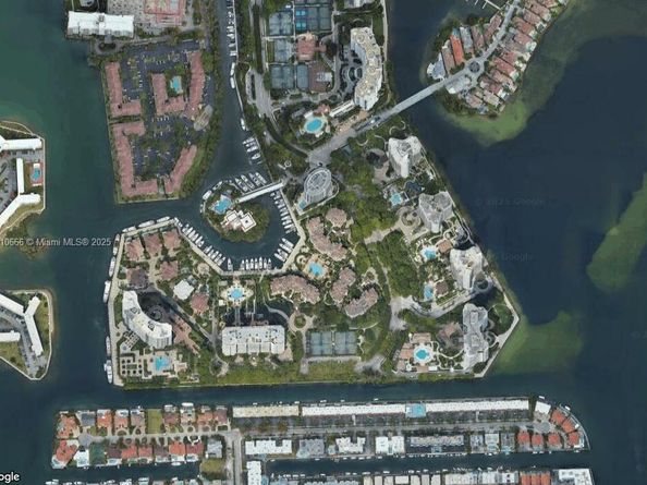 3900 Island Blvd B303, Aventura FL 33160