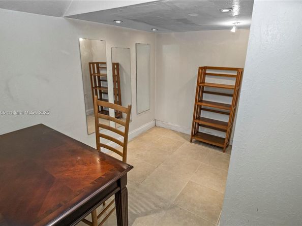 811 NW 196th Ter, Miami Gardens FL 33169