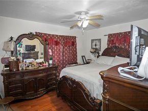 811 NW 196th Ter, Miami Gardens FL 33169