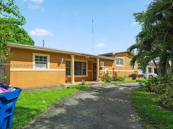 811 NW 196th Ter, Miami Gardens FL 33169